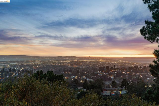 25 Ascot Court, Oakland, CA 94611