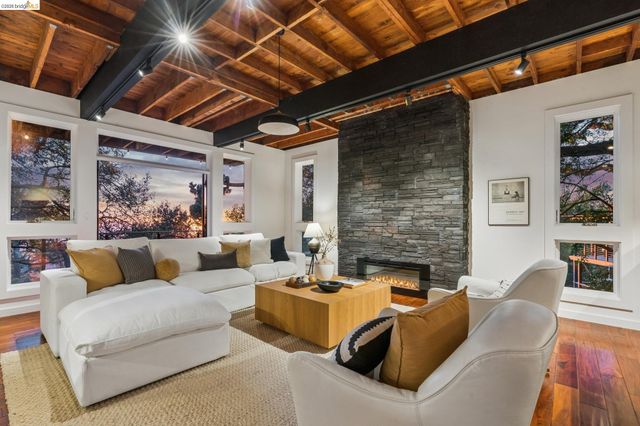 25 Ascot Court, Oakland, CA 94611