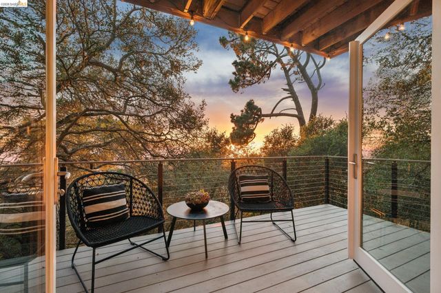25 Ascot Court, Oakland, CA 94611