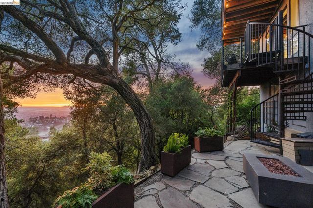 25 Ascot Court, Oakland, CA 94611