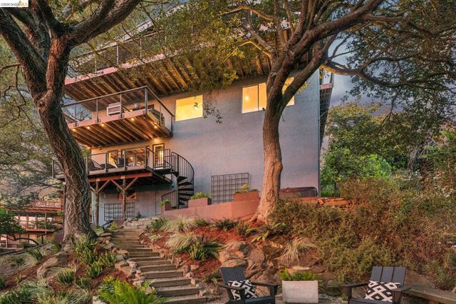 25 Ascot Court, Oakland, CA 94611