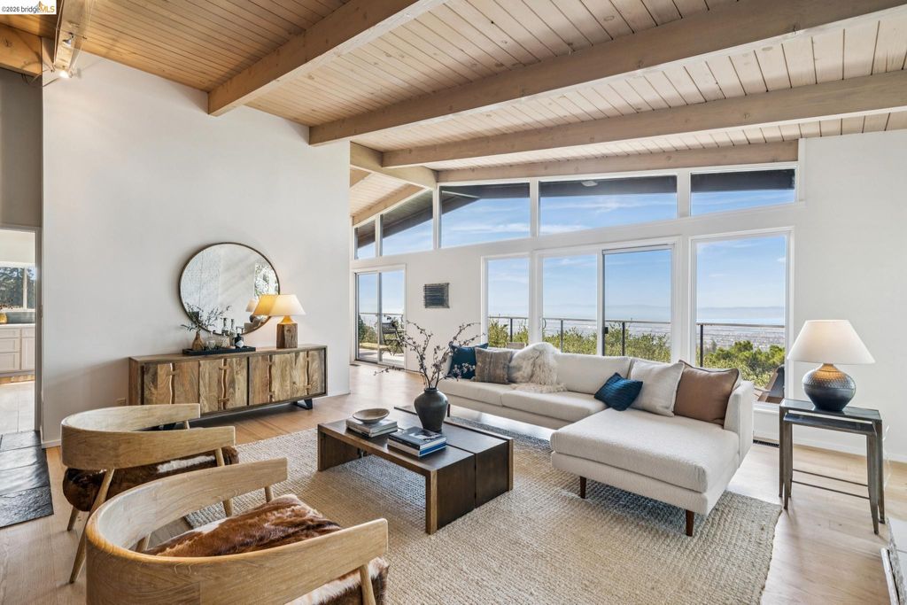 25 Ascot Court, Oakland, CA 94611