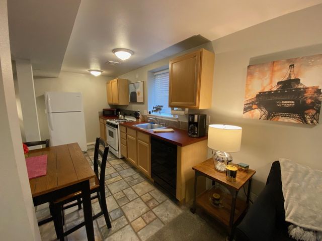 1117 E Illinois Ave, Spokane, WA 99207