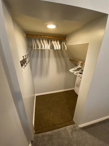 1117 E Illinois Ave, Spokane, WA 99207