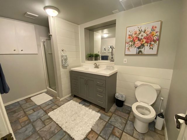 1117 E Illinois Ave, Spokane, WA 99207