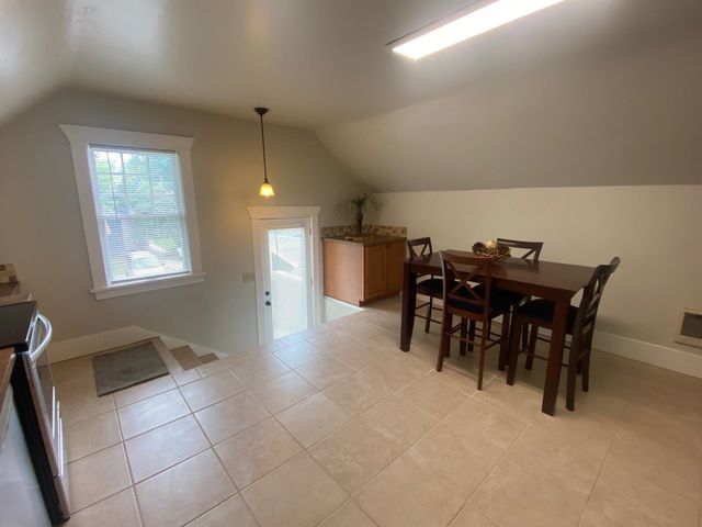 1117 E Illinois Ave, Spokane, WA 99207