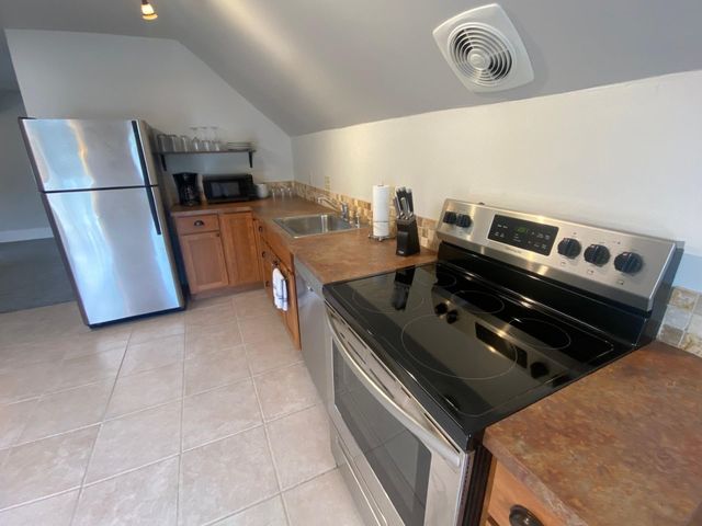 1117 E Illinois Ave, Spokane, WA 99207