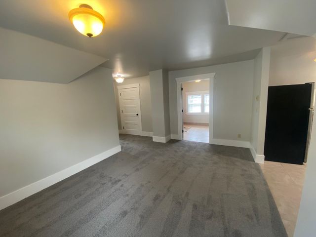 1117 E Illinois Ave, Spokane, WA 99207