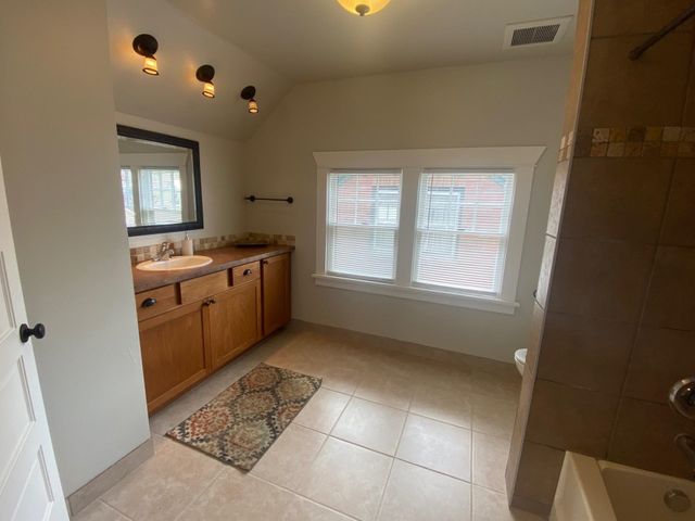 1117 E Illinois Ave, Spokane, WA 99207