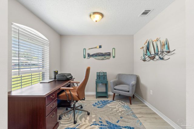 9518 Pouder Ln, Navarre, FL 32566