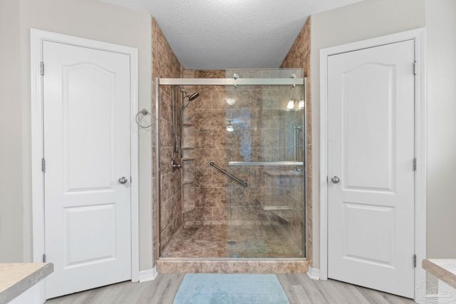 9518 Pouder Ln, Navarre, FL 32566