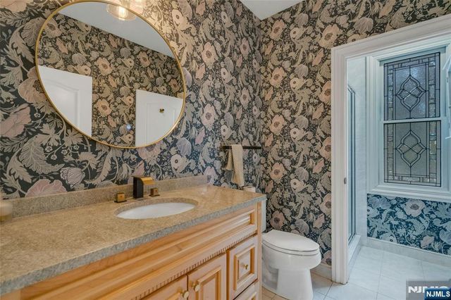 533 W Saddle River Road, Upper Saddle River, NJ 07458