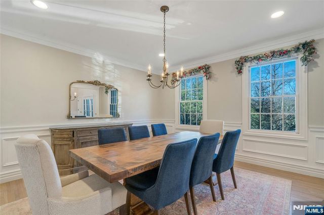 533 W Saddle River Road, Upper Saddle River, NJ 07458