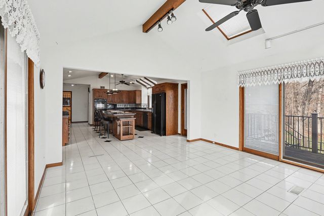 2062 Hickory Trail, Pella, IA 50219