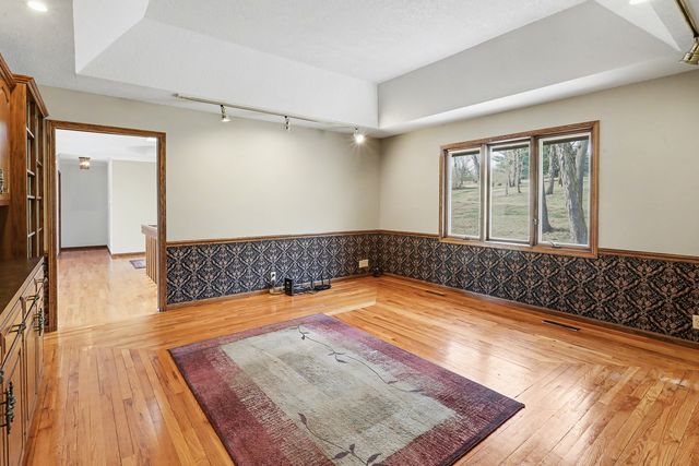 2062 Hickory Trail, Pella, IA 50219