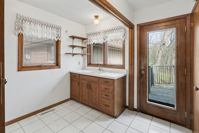 2062 Hickory Trail, Pella, IA 50219