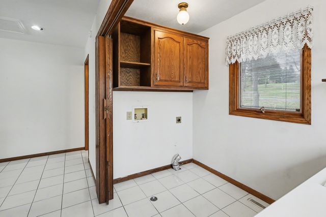 2062 Hickory Trail, Pella, IA 50219