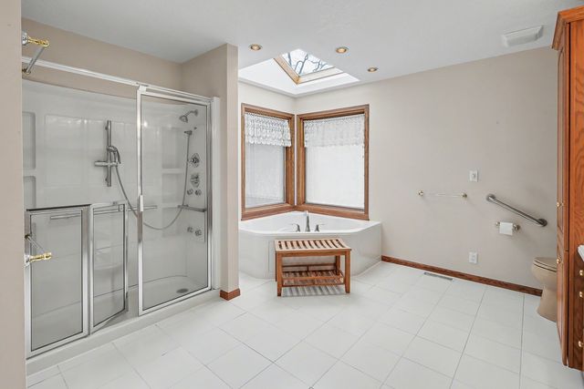 2062 Hickory Trail, Pella, IA 50219