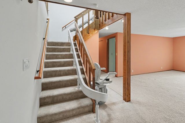 2062 Hickory Trail, Pella, IA 50219