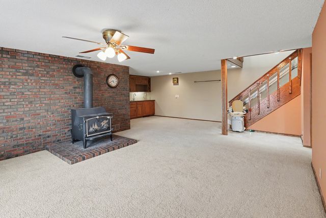 2062 Hickory Trail, Pella, IA 50219