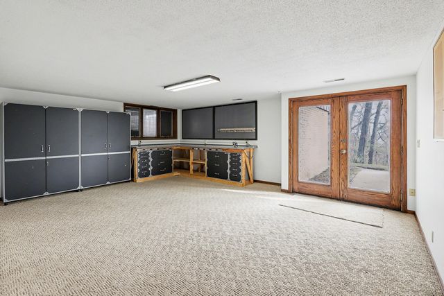 2062 Hickory Trail, Pella, IA 50219