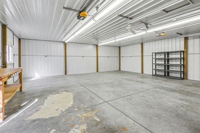 2062 Hickory Trail, Pella, IA 50219