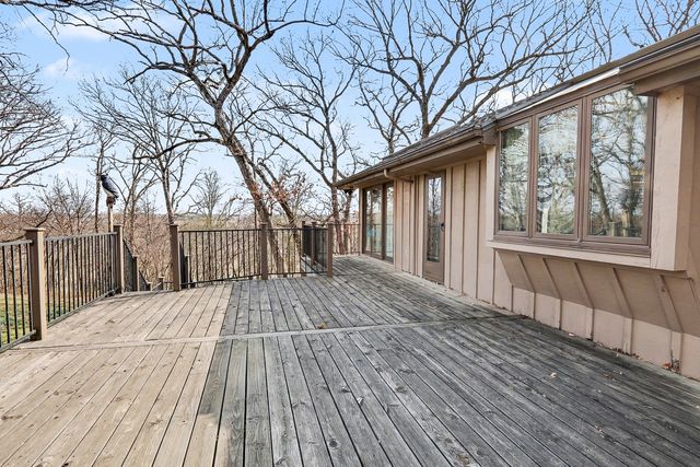 2062 Hickory Trail, Pella, IA 50219