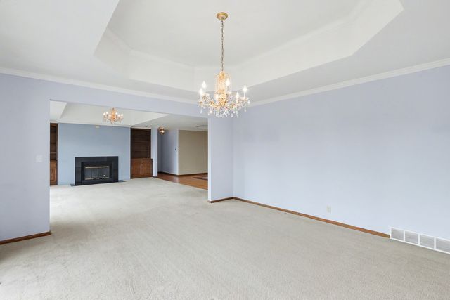 2062 Hickory Trail, Pella, IA 50219