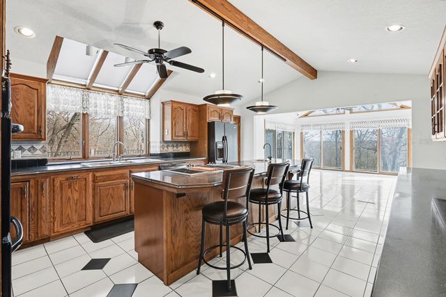 2062 Hickory Trail, Pella, IA 50219