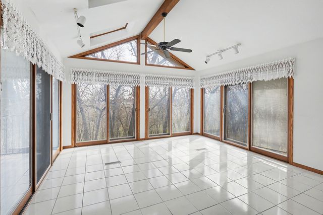 2062 Hickory Trail, Pella, IA 50219