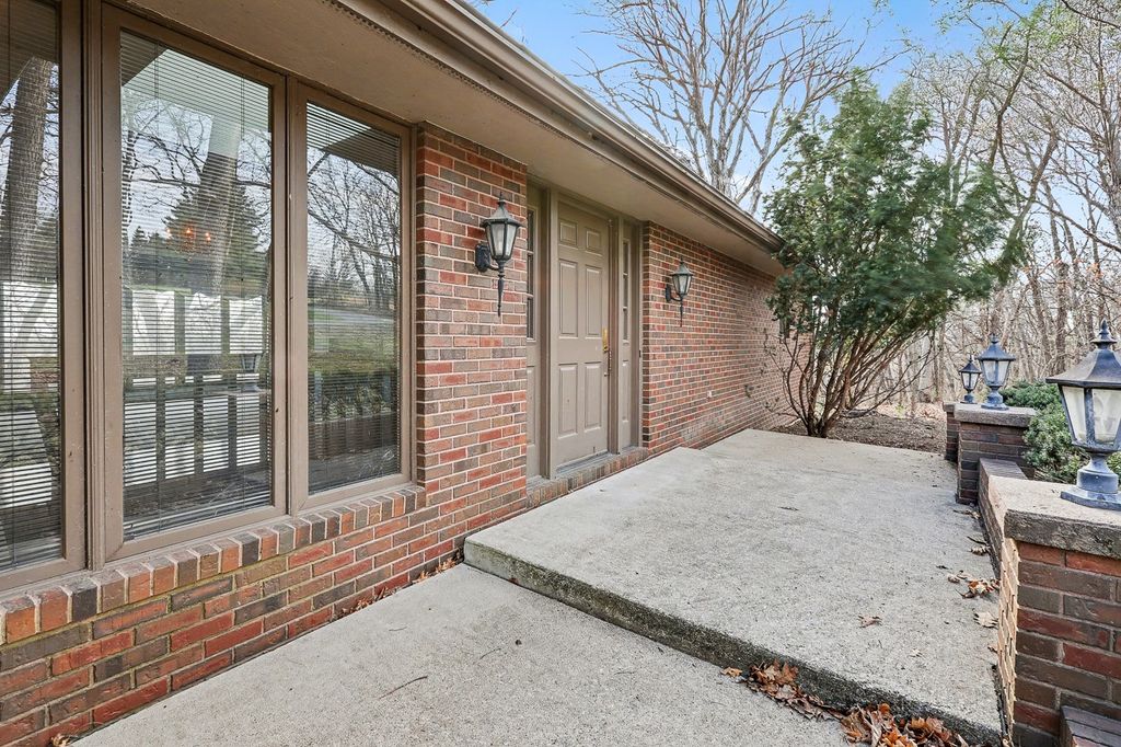 2062 Hickory Trail, Pella, IA 50219