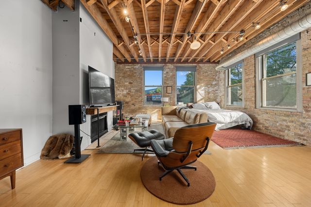 525 N Halsted Street 215, Chicago, IL 60642