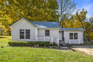 322 S Nursery Street, Lawton, MI 49065