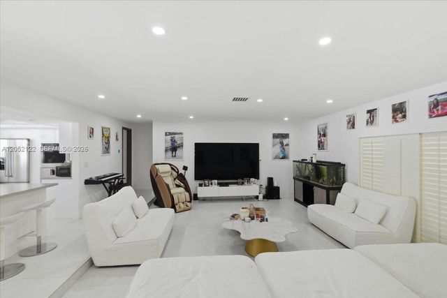 3321 NE 170th Street 3321, North Miami Beach, FL 33160