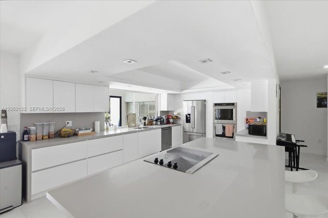 3321 NE 170th Street 3321, North Miami Beach, FL 33160