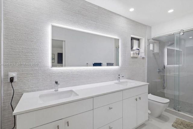 3321 NE 170th Street 3321, North Miami Beach, FL 33160
