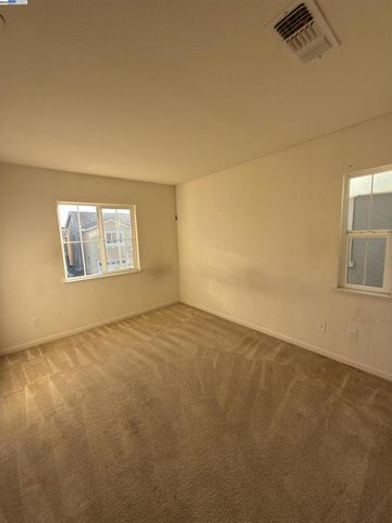 2746 Gracie Pl, Fairfield, CA 94533