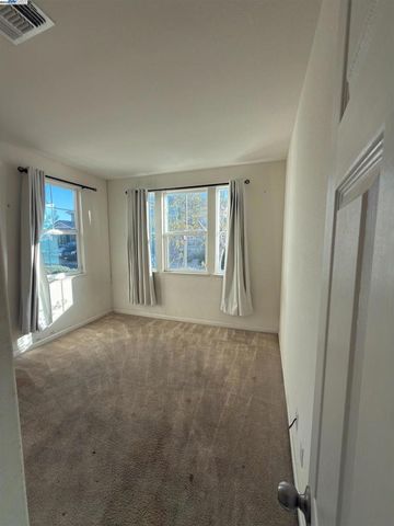 2746 Gracie Pl, Fairfield, CA 94533