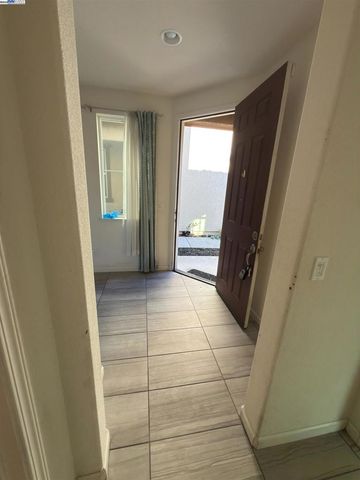 2746 Gracie Pl, Fairfield, CA 94533