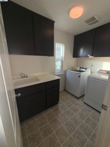 2746 Gracie Pl, Fairfield, CA 94533