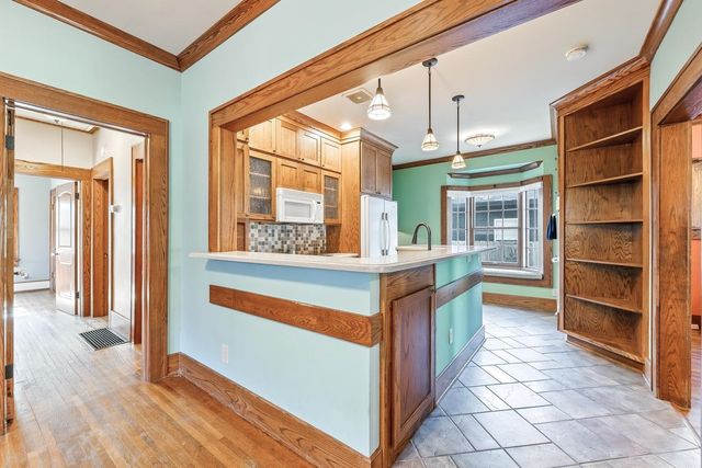 242 S Volutsia Ave, Wichita, KS 67211
