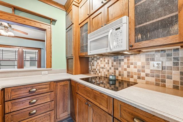 242 S Volutsia Ave, Wichita, KS 67211