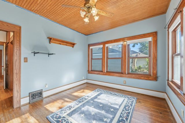 242 S Volutsia Ave, Wichita, KS 67211