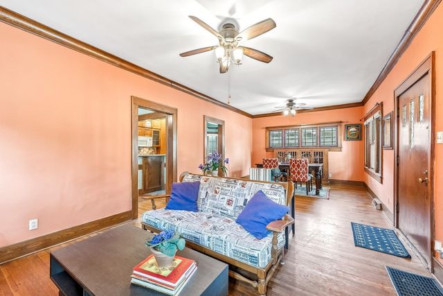 242 S Volutsia Ave, Wichita, KS 67211