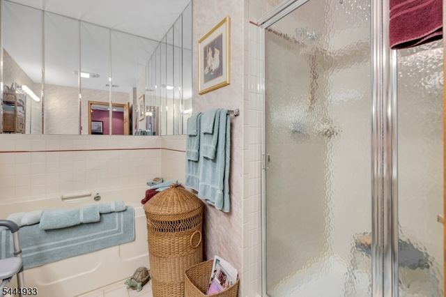 30 Davey Dr, West Orange Twp., NJ 07052