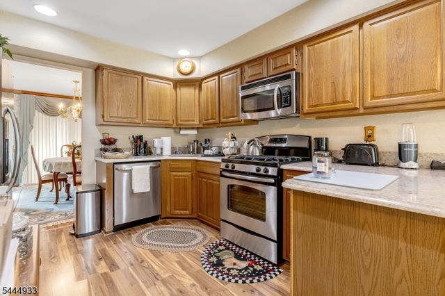 30 Davey Dr, West Orange Twp., NJ 07052