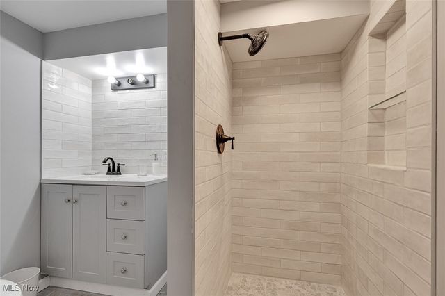 1239 E 168th Street, Cleveland, OH 44110