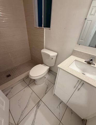 1652 Madison Street 6, Hollywood, FL 33020