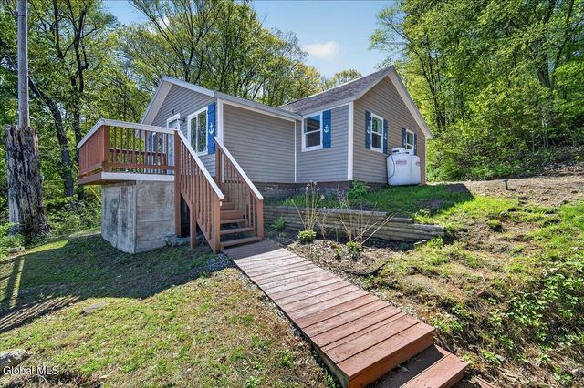 4 Aft Court, Stillwater, NY 12866
