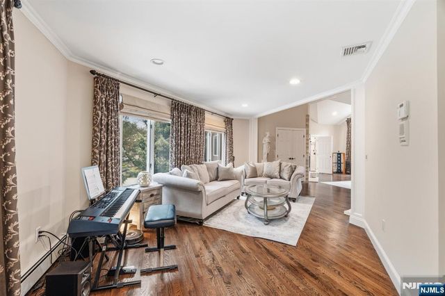 74 Sherwood Road, Norwood, NJ 07648